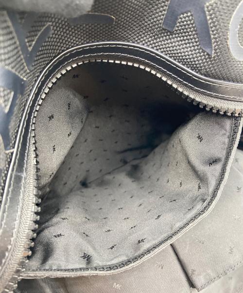 MICHAEL KORS（マイケル・コース）MICHAEL KORS (マイケル・コース) バックパック ブラックの古着・服飾アイテム