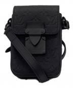 LOUIS VUITTONルイ ヴィトン）の古着「ショルダーバッグ/トリヨンモノグラム・Sロック ヴェルティカル･ウェアラブル ウォレット」｜ブラック