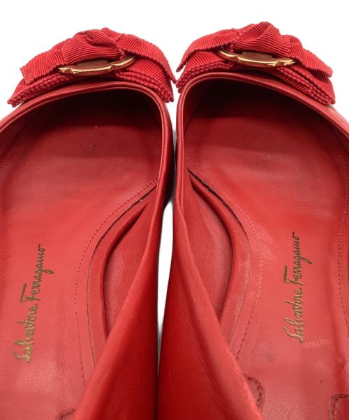 Salvatore Ferragamo（サルヴァトーレ フェラガモ）Salvatore Ferragamo (サルヴァトーレ フェラガモ) ポインテッドトゥパンプス レッド サイズ:23の古着・服飾アイテム