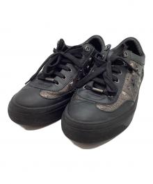 JIMMY CHOO（ジミーチュウ）の古着「スタッズスニーカー」｜ブラック