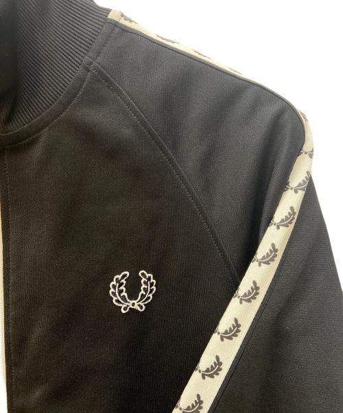 FRED PERRY（フレッドペリー）FRED PERRY (フレッドペリー) Taped Track Jacket ブラック サイズ:Mの古着・服飾アイテム