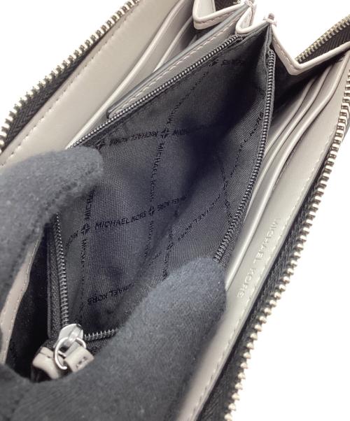 MICHAEL KORS（マイケル・コース）MICHAEL KORS (マイケル・コース) 長財布 グレーの古着・服飾アイテム