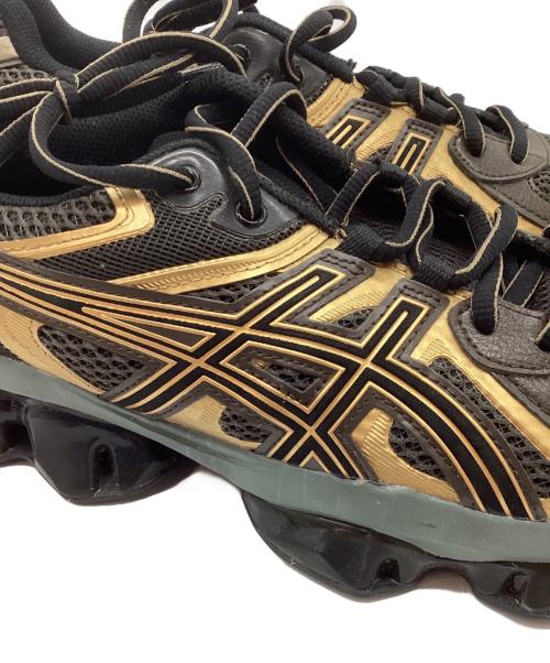 asics（アシックス）asics (アシックス) ローカットスニーカー ブラック×ゴールド サイズ:27cmの古着・服飾アイテム