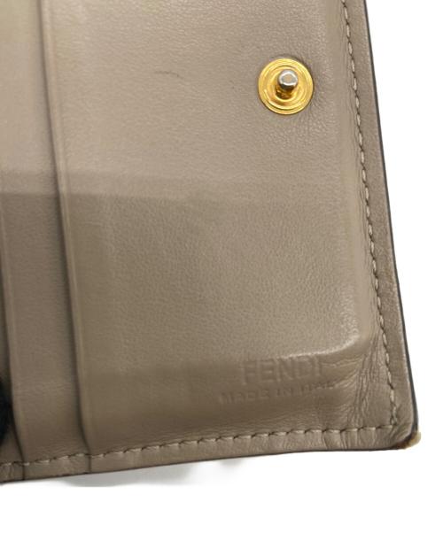 FENDI（フェンディ）FENDI (フェンディ) 2つ折り財布 グレーの古着・服飾アイテム