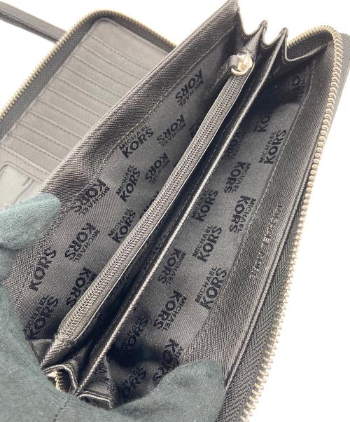 MICHAEL KORS（マイケル・コース）MICHAEL KORS (マイケル・コース) ラウンドファスナー財布 ブラックの古着・服飾アイテム