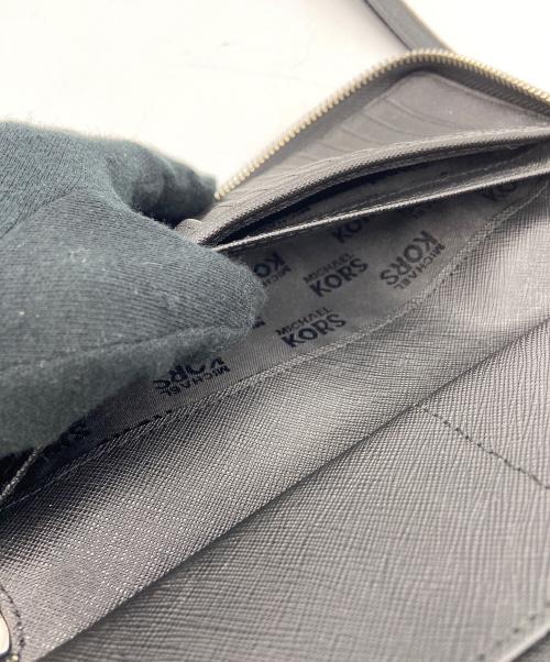 MICHAEL KORS（マイケル・コース）MICHAEL KORS (マイケル・コース) ラウンドファスナー財布 ブラックの古着・服飾アイテム