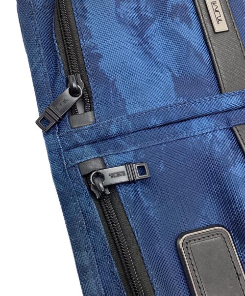 TUMI（トゥミ）TUMI (トゥミ) クラッチバッグ ネイビーの古着・服飾アイテム
