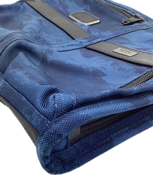 TUMI（トゥミ）TUMI (トゥミ) クラッチバッグ ネイビーの古着・服飾アイテム