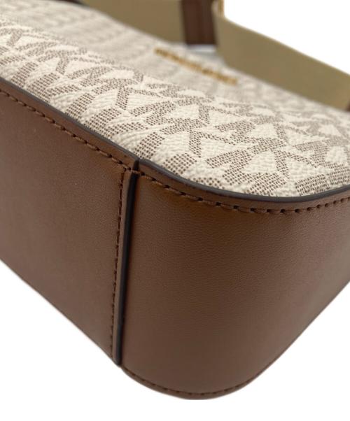 MICHAEL KORS（マイケル・コース）MICHAEL KORS (マイケル・コース) JET SET TRAVEL クロスボディ ウィズ テックアタッチ スモール - MKシグネチャー ベージュ×ブラウンの古着・服飾アイテム