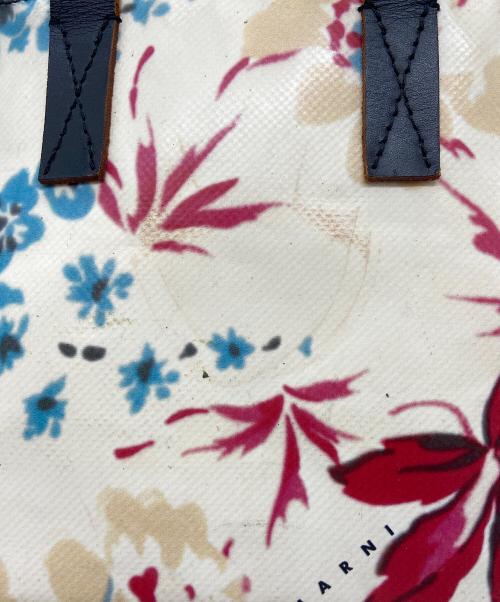 MARNI（マルニ）MARNI (マルニ) ハンドバッグ/フラワープリントトート ホワイトの古着・服飾アイテム