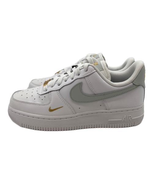 NIKE（ナイキ）NIKE (ナイキ) ローカットスニーカー/エア フォース 1 '07 エッセンシャル ホワイト×グレー サイズ:23cmの古着・服飾アイテム