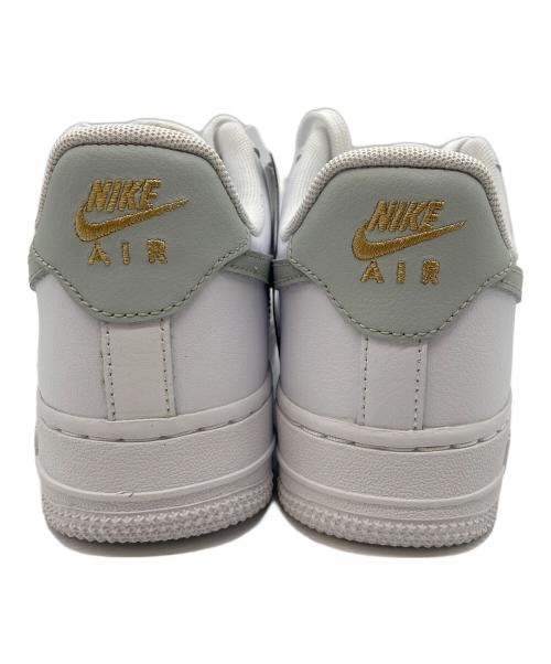 NIKE（ナイキ）NIKE (ナイキ) ローカットスニーカー/エア フォース 1 '07 エッセンシャル ホワイト×グレー サイズ:23cmの古着・服飾アイテム