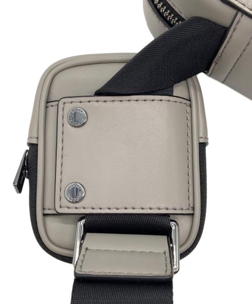 MICHAEL KORS（マイケル・コース）MICHAEL KORS (マイケル・コース) カメラバッグ ウィズ ポーチ グレーの古着・服飾アイテム