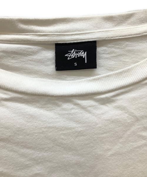 stussy（ステューシー）stussy (ステューシー) 半袖カットソー/シャネルロゴ ホワイト サイズ:Sの古着・服飾アイテム