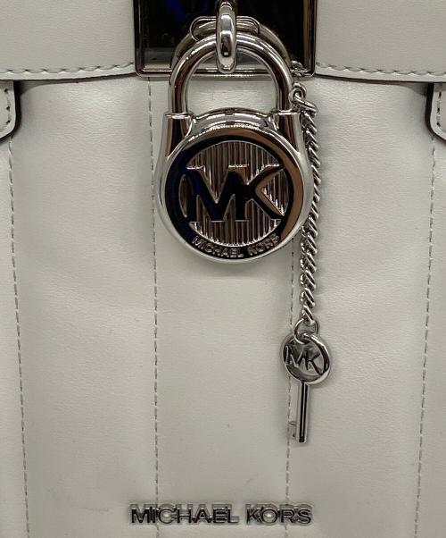 MICHAEL KORS（マイケルコース）MICHAEL KORS (マイケルコース) ハンドバッグ ホワイトの古着・服飾アイテム