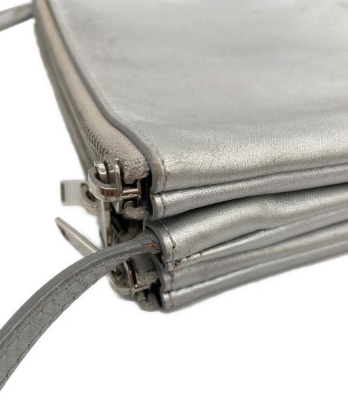 CELINE（セリーヌ）CELINE (セリーヌ) ショルダーバッグ/トリオ/Metallic Leather Crossbody シルバーの古着・服飾アイテム