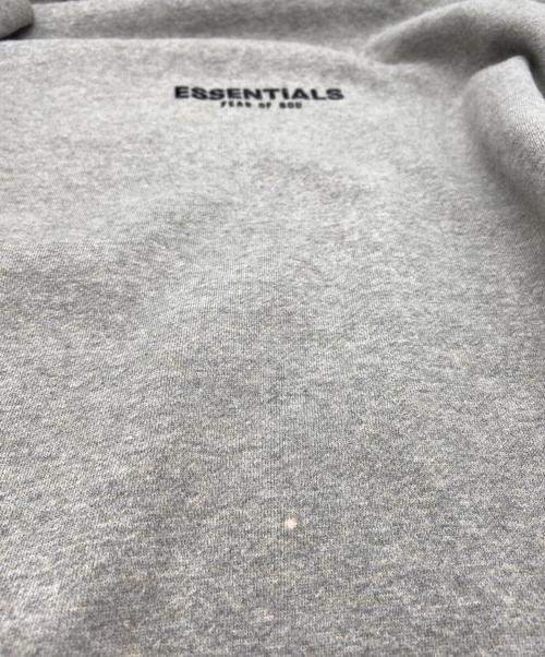 FOG ESSENTIALS（フィアオブゴッド エッセンシャル）FOG ESSENTIALS (フィアオブゴッド エッセンシャル) クルーネックスウェット グレー サイズ:Lの古着・服飾アイテム