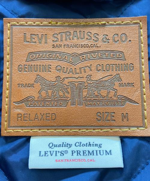LEVI'S（リーバイス）LEVI'S (リーバイス) ボアジャケット/リラックスフィット シェルパトラッカージャケット ネイビー×ホワイト サイズ:Mの古着・服飾アイテム