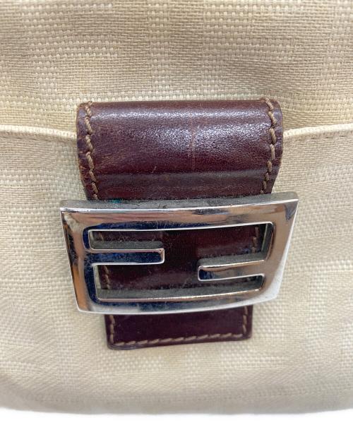 FENDI（フェンディ）FENDI (フェンディ) ショルダーバッグ ベージュの古着・服飾アイテム