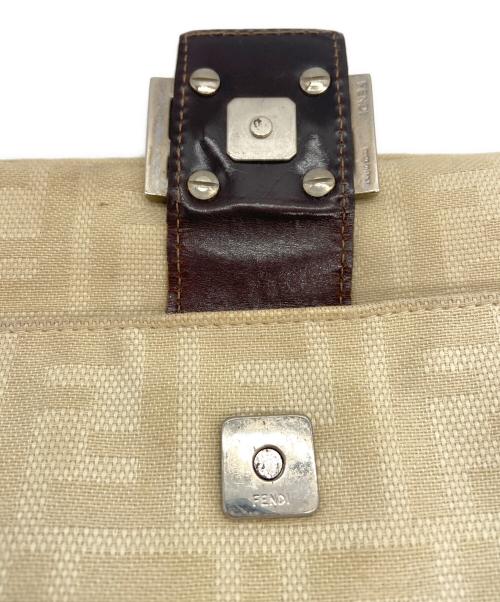 FENDI（フェンディ）FENDI (フェンディ) ショルダーバッグ ベージュの古着・服飾アイテム