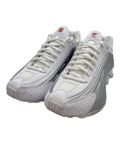 NIKE（ナイキ）NIKE (ナイキ) ローカットスニーカー ホワイト×シルバー サイズ:25cmの古着・服飾アイテム