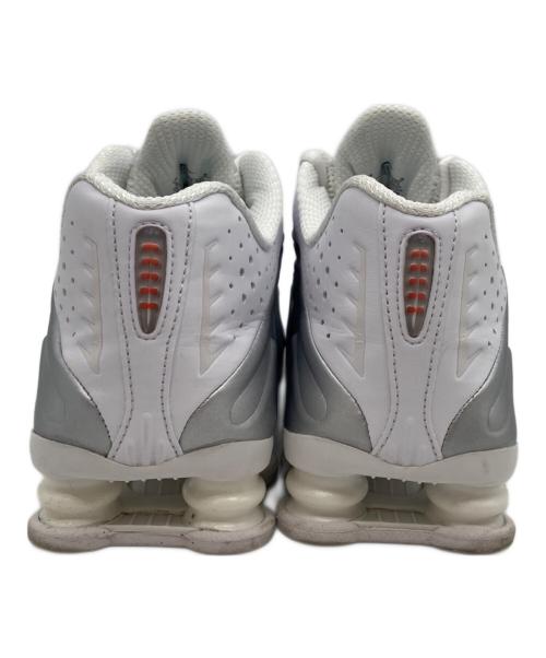 NIKE（ナイキ）NIKE (ナイキ) ローカットスニーカー ホワイト×シルバー サイズ:25cmの古着・服飾アイテム