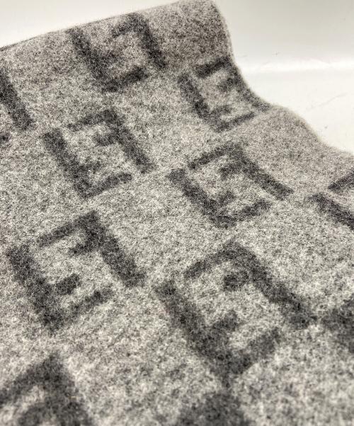 FENDI（フェンディ）FENDI (フェンディ) マフラー グレーの古着・服飾アイテム