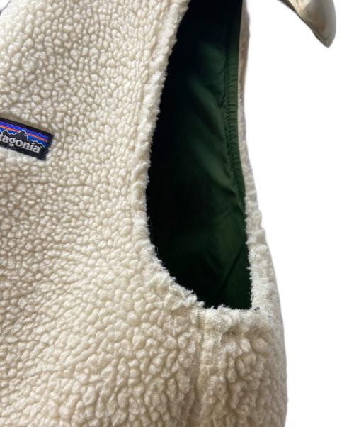 Patagonia（パタゴニア）Patagonia (パタゴニア) ボアベスト ベージュ×グリーン サイズ:XLの古着・服飾アイテム