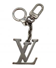 LOUIS VUITTON（ルイ ヴィトン）の古着「ポルトクレ イニシャルLVチャーム」｜シルバ