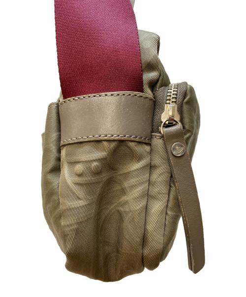 Vivienne Westwood（ヴィヴィアンウエストウッド）Vivienne Westwood (ヴィヴィアンウエストウッド) ショルダーバッグ/クロスボディバッグ/ORBエンボス ベージュの古着・服飾アイテム