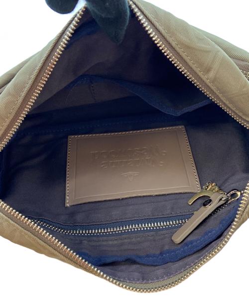 Vivienne Westwood（ヴィヴィアンウエストウッド）Vivienne Westwood (ヴィヴィアンウエストウッド) ショルダーバッグ/クロスボディバッグ/ORBエンボス ベージュの古着・服飾アイテム