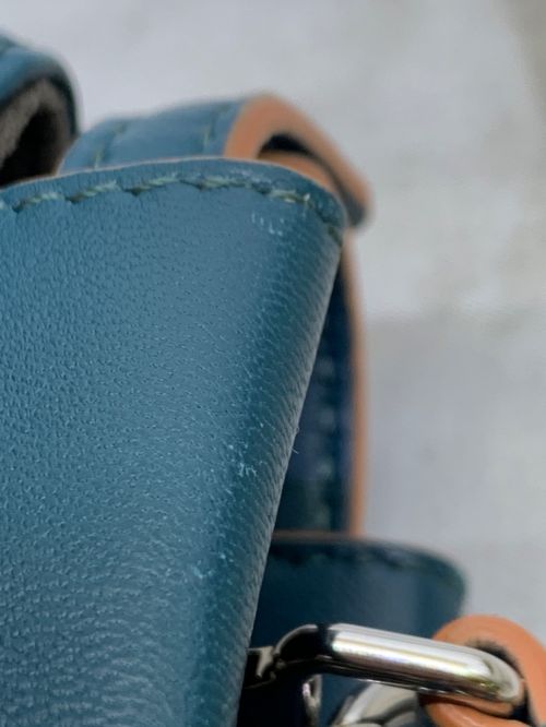 FENDI（フェンディ）FENDI (フェンディ) フリルミニバッグ ネイビーの古着・服飾アイテム