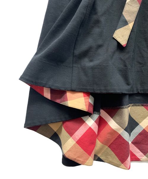 BLUE LABEL CRESTBRIDGE（ブルーレーベルクレストブリッジ）BLUE LABEL CRESTBRIDGE (ブルーレーベルクレストブリッジ) ワンピース ブラック×レッド サイズ:38の古着・服飾アイテム