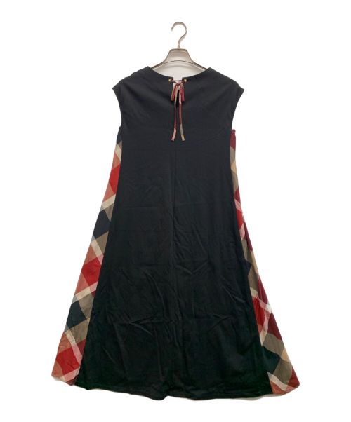 BLUE LABEL CRESTBRIDGE（ブルーレーベルクレストブリッジ）BLUE LABEL CRESTBRIDGE (ブルーレーベルクレストブリッジ) ノースリーブワンピース ブラック×レッド サイズ:SIZE 36の古着・服飾アイテム
