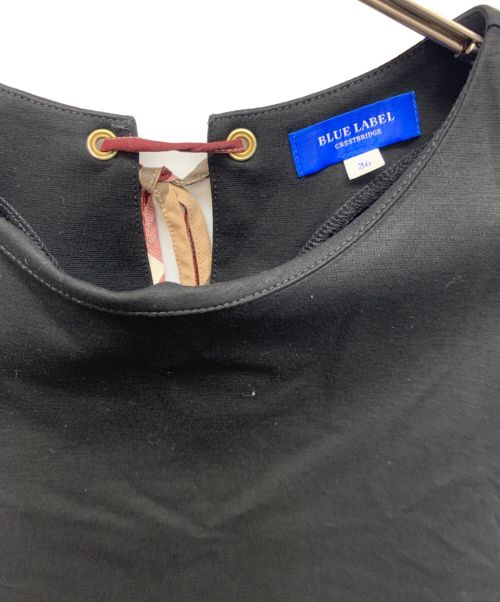 BLUE LABEL CRESTBRIDGE（ブルーレーベルクレストブリッジ）BLUE LABEL CRESTBRIDGE (ブルーレーベルクレストブリッジ) ノースリーブワンピース ブラック×レッド サイズ:SIZE 36の古着・服飾アイテム