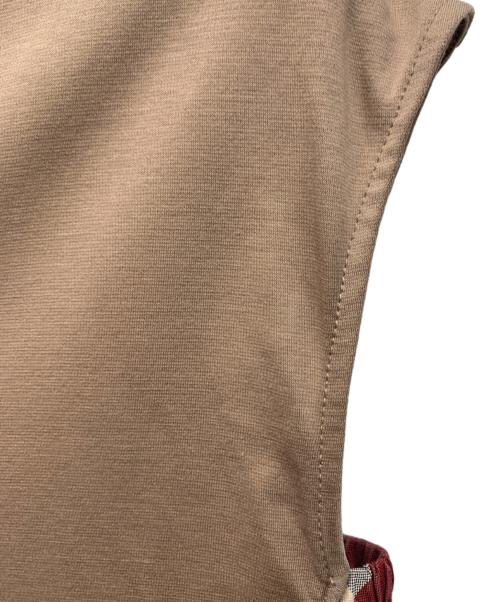 BLUE LABEL CRESTBRIDGE（ブルーレーベルクレストブリッジ）BLUE LABEL CRESTBRIDGE (ブルーレーベルクレストブリッジ) ノースリーブワンピース ベージュ×レッド サイズ:36の古着・服飾アイテム