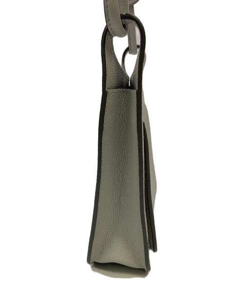 MCM（エムシーエム）MCM (エムシーエム) ショルダーレザーポーチ グレーの古着・服飾アイテム