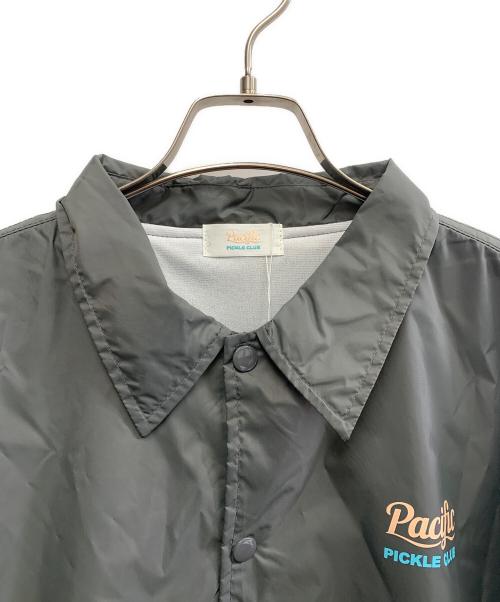 Pacific GOLF CLUB（パシフィックゴルフクラブ）Pacific GOLF CLUB (パシフィックゴルフクラブ) PACIFIC GOLF CLUB　コーチジャケット グレー サイズ:Lの古着・服飾アイテム