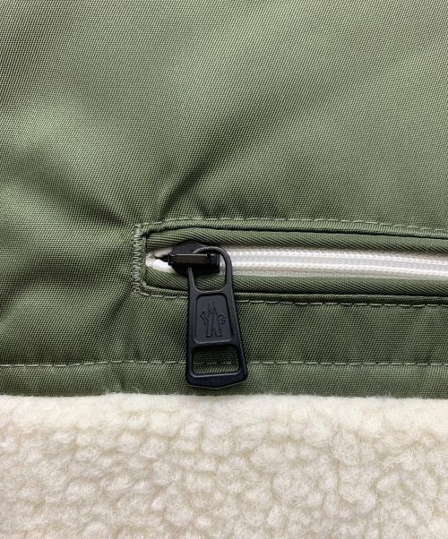 MONCLER（モンクレール）MONCLER (モンクレール) リバーシブルダウンジャケット アイボリー×オリーブ サイズ:4の古着・服飾アイテム