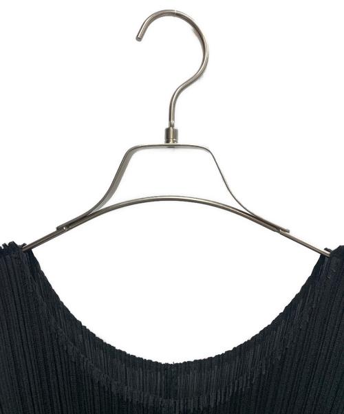 PLEATS PLEASE（プリーツプリーズ）PLEATS PLEASE (プリーツプリーズ) PLEATS PLEASE　ブラック　プリーツタンクトップ ブラック サイズ:SIZE 3の古着・服飾アイテム