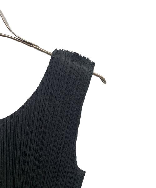 PLEATS PLEASE（プリーツプリーズ）PLEATS PLEASE (プリーツプリーズ) PLEATS PLEASE　ブラック　プリーツタンクトップ ブラック サイズ:SIZE 3の古着・服飾アイテム