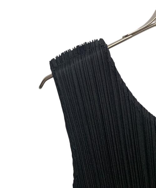 PLEATS PLEASE（プリーツプリーズ）PLEATS PLEASE (プリーツプリーズ) PLEATS PLEASE　ブラック　プリーツタンクトップ ブラック サイズ:SIZE 3の古着・服飾アイテム