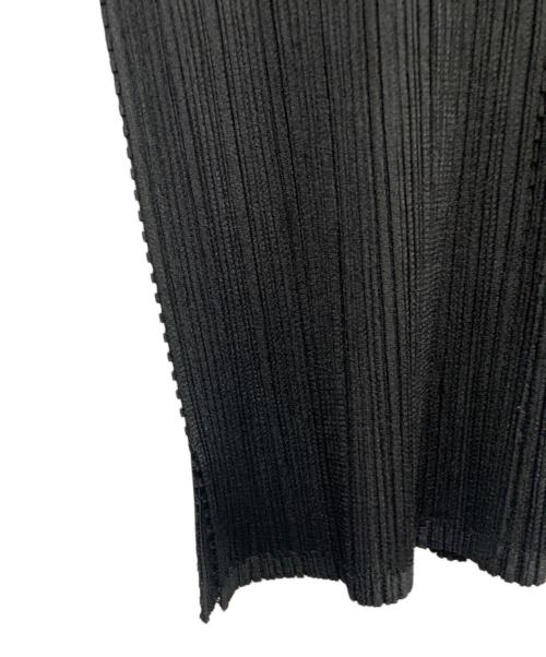 PLEATS PLEASE（プリーツプリーズ）PLEATS PLEASE (プリーツプリーズ) PLEATS PLEASE　ブラック　プリーツタンクトップ ブラック サイズ:SIZE 3の古着・服飾アイテム