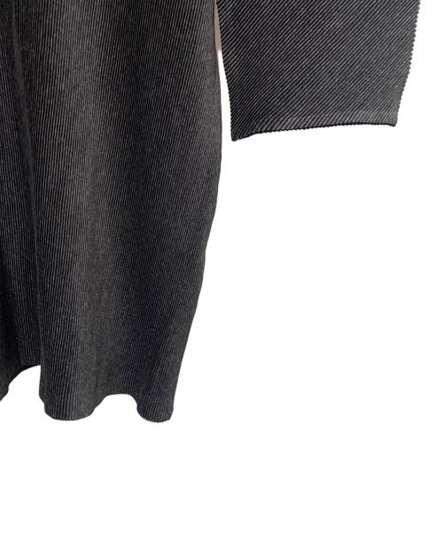 PLEATS PLEASE（プリーツプリーズ）PLEATS PLEASE (プリーツプリーズ) プリーツカットソー グレー サイズ:SIZE 03の古着・服飾アイテム