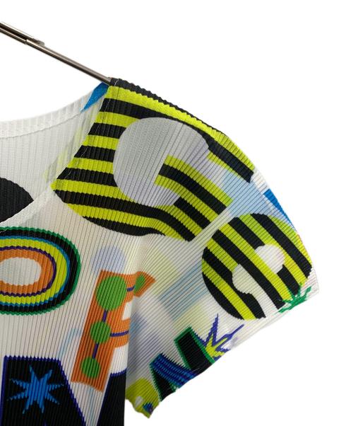 PLEATS PLEASE（プリーツプリーズ）PLEATS PLEASE (プリーツプリーズ) PLEATS PLEASE　タイポグラフィプリントミスト　プリーツカットソー サイズ:SIZE 3の古着・服飾アイテム