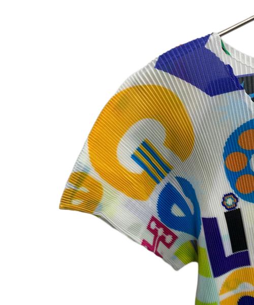 PLEATS PLEASE（プリーツプリーズ）PLEATS PLEASE (プリーツプリーズ) PLEATS PLEASE　タイポグラフィプリントミスト　プリーツカットソー サイズ:SIZE 3の古着・服飾アイテム