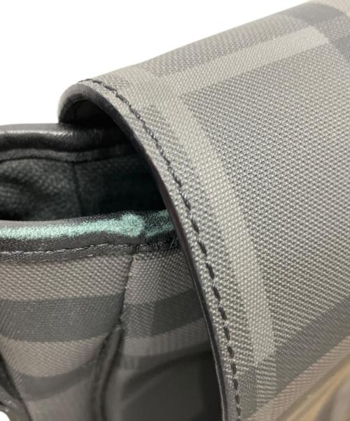 BURBERRY（バーバリー）BURBERRY (バーバリー) ショルダーバッグ グレー×ブラックの古着・服飾アイテム