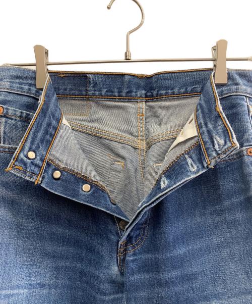 LEVI'S（リーバイス）LEVI'S (リーバイス) LEVI'S　デニムパンツ　501xx　00’s　ボタン裏553刻印 USA製 ボタンフライ サイズ:SIZE W30×L36の古着・服飾アイテム