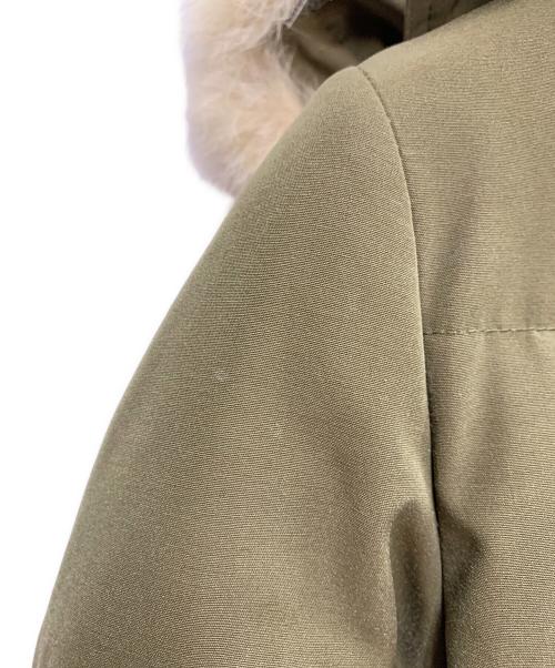 CANADA GOOSE（カナダグース）CANADA GOOSE (カナダグース) ダウンジャケット カーキ サイズ:Sの古着・服飾アイテム