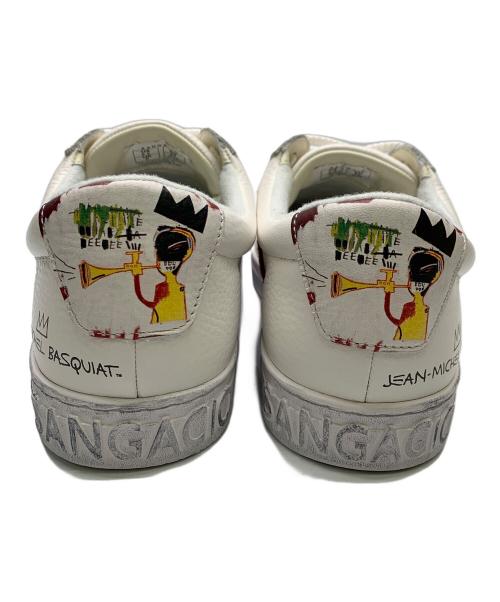 via SANGACIO（ヴィア・サンガチオ）via SANGACIO (ヴィア・サンガチオ) Jean-Michel Basquiat (ジャン ミシェル バスキア) にゅSG『Basquiat』 ホワイト サイズ:26.5の古着・服飾アイテム
